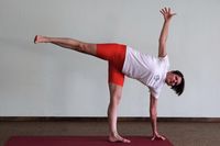 ardha-chandrasana-li-wo